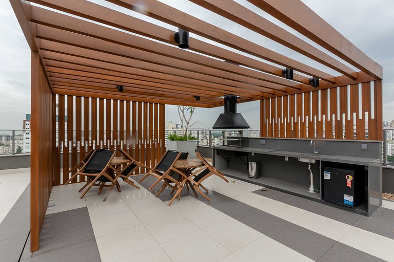 Studio Moderno e Fluido de Frente para o Parque