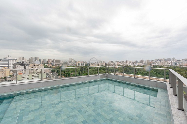 Studio Moderno e Fluido de Frente para o Parque