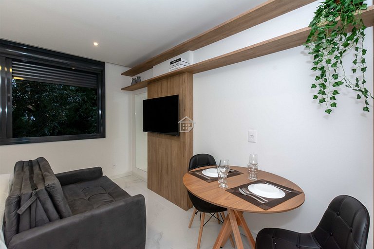 Viva bem em um studio perfeito em área nobre