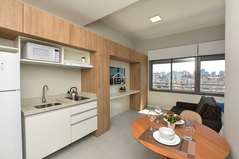 Studio Moderno e Fluido de Frente para o Parque