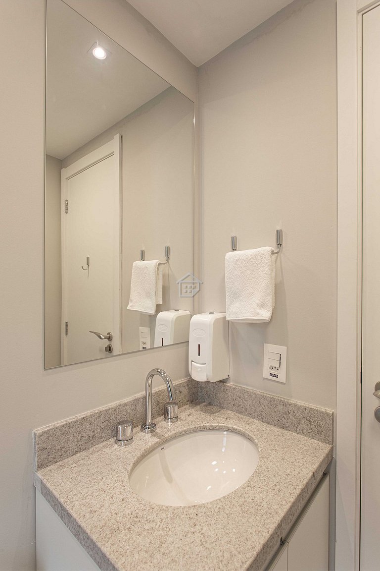 Studio Moderno com Vista Direta para a Redenção