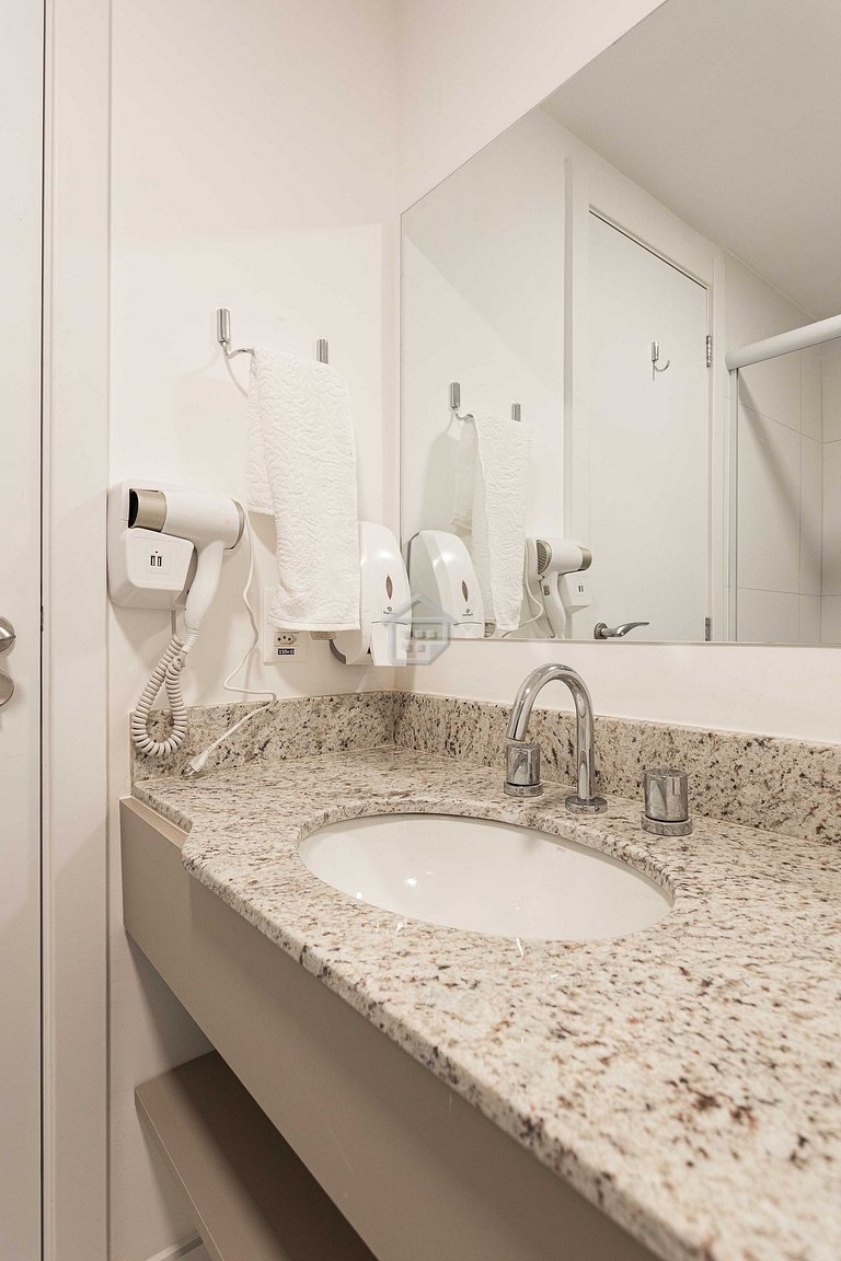 Apartamento lindo e completo ao lado da PUC