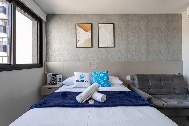 Studio moderno no Rio Branco com rooftop e lazer