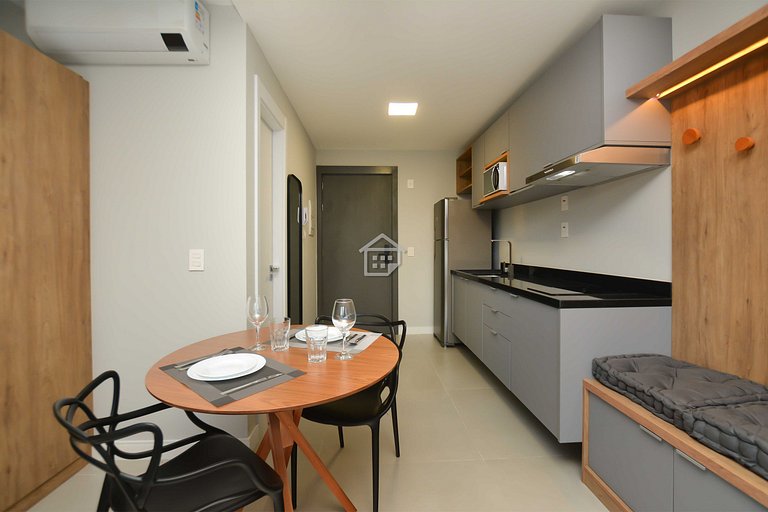 Studio Charmoso e Conveniente na Carlos Gomes