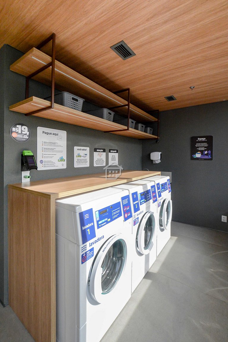Studio Charmoso e Conveniente na Carlos Gomes